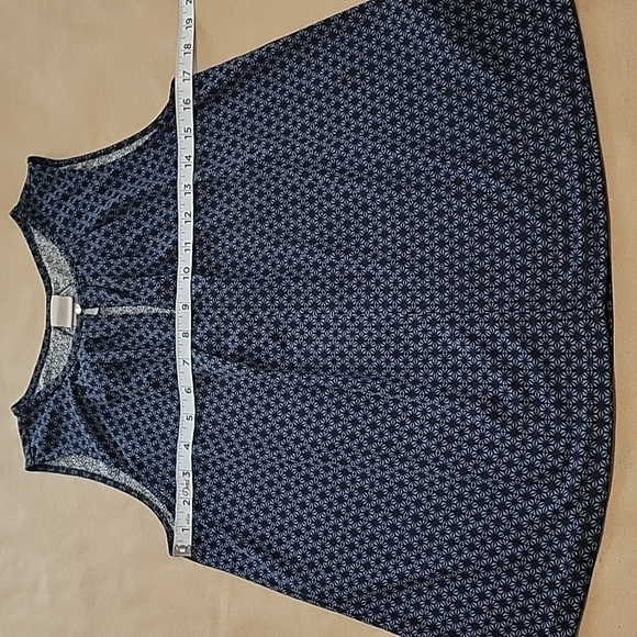 H&M Size S Navy Blue Geometric Floral Sleeveless Blouse, Gently Used Condition - Picture 6 of 11